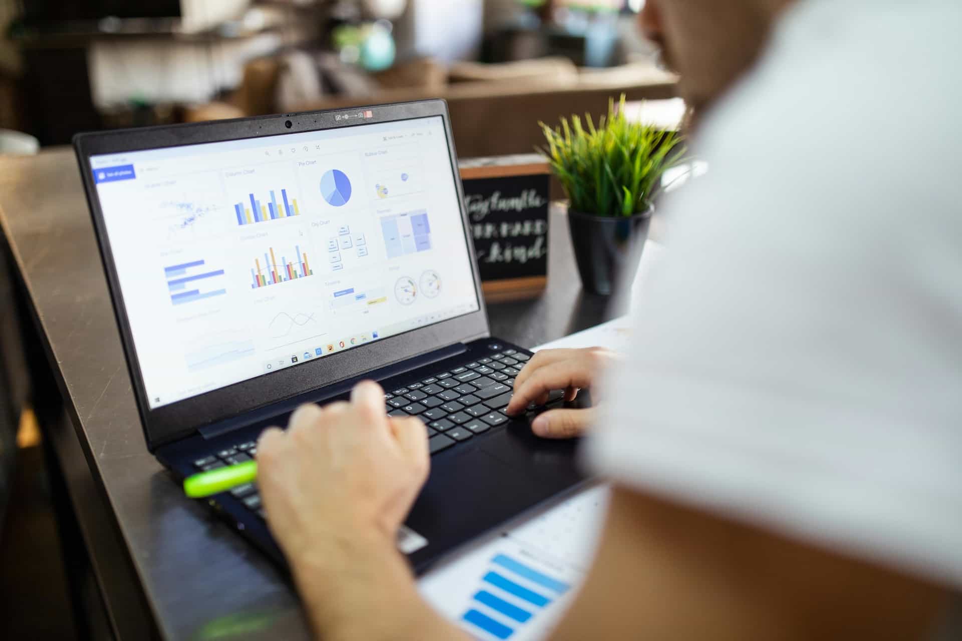 datylon-blog-Operational-vs-Progress-ESG-Reports-A-Deep-Dive-operational-esg-report